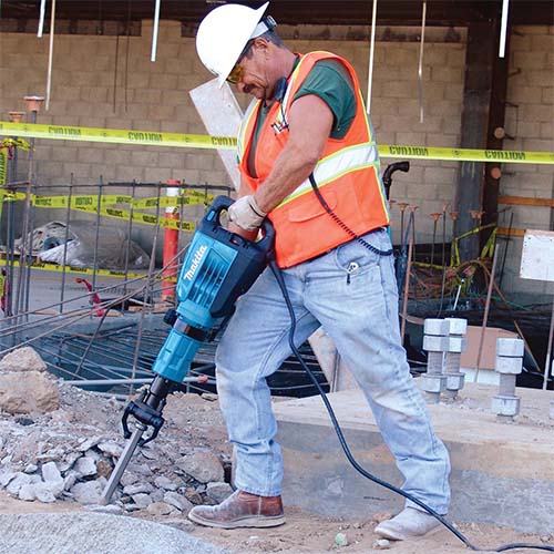 Martillo Demoledor Makita de 35 lbs., acepta brocas de 1‑1/8" Usos en demolición.